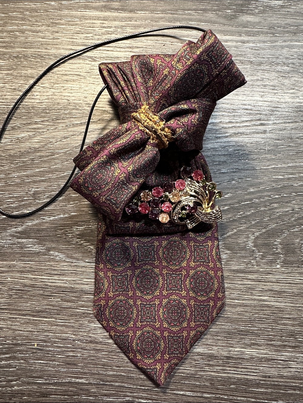 Kuppenheimer Vintage Necklace Tie.  Amazing Burgundy Brooch with Bow Accent.